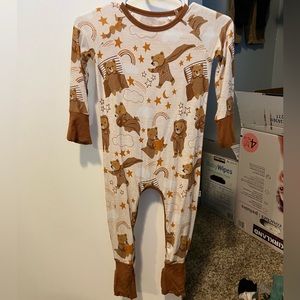 Little sleepies beary sleepy crescent zippy